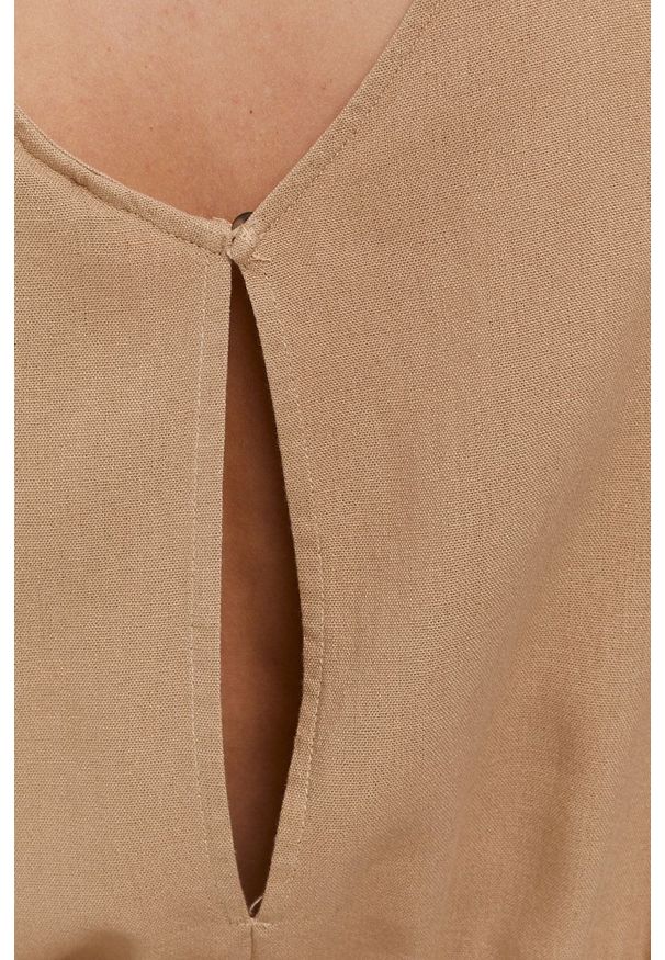 Vero Moda - Kombinezon. Okazja: na co dzień. Kolor: beżowy. Materiał: tkanina. Długość rękawa: na ramiączkach. Styl: casual