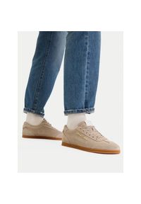 Sneakersy Armani Exchange. Kolor: beżowy #1