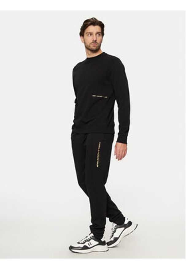 Karl Lagerfeld - KARL LAGERFELD Bluza 705463 551900 Czarny Regular Fit. Typ kołnierza: dekolt w karo. Kolor: czarny. Materiał: bawełna