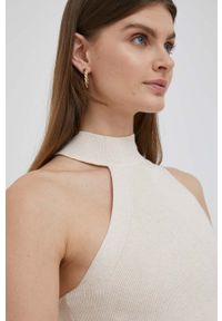 DKNY - Dkny top damski kolor beżowy z półgolfem. Typ kołnierza: dekolt halter. Kolor: beżowy. Materiał: dzianina #4