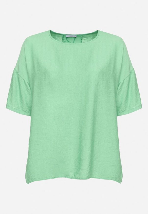 Born2be - Zielony Wiskozowy T-shirt Koszulka z Krótkim Rękawem Podwijanym i Haftem na Plecach Mleoria. Okazja: do pracy, na spotkanie biznesowe. Kolekcja: plus size. Kolor: zielony. Materiał: wiskoza. Długość rękawa: krótki rękaw. Długość: krótkie. Wzór: haft. Styl: elegancki, biznesowy, klasyczny