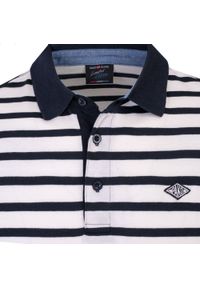 Koszulka Polo - Męska - Pako Jeans - Biała w Granatowy Prążek. Okazja: na co dzień. Typ kołnierza: polo. Kolor: niebieski. Materiał: bawełna. Wzór: paski, prążki. Styl: casual