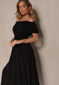 Renee - Czarna Rozkloszowana Sukienka z Gumką w Talii i Dekoltem w Kształcie Łódki Miratela. Okazja: na co dzień. Kolor: czarny. Długość rękawa: krótki rękaw. Typ sukienki: proste. Styl: klasyczny, casual #5
