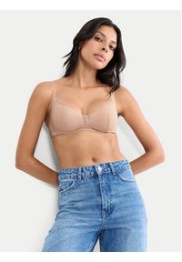 Triumph Biustonosz push-up Breathe & Lift Smart10226602 Beżowy. Kolor: beżowy. Materiał: syntetyk. Rodzaj stanika: push-up #5