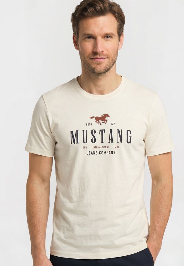 Męski T-Shirt Mustang Style Alex C Print Whisper White 1016683 2013. Wzór: nadruk