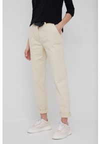 Napapijri spodnie damskie kolor beżowy proste medium waist. Okazja: na co dzień. Kolor: beżowy. Materiał: tkanina. Styl: casual