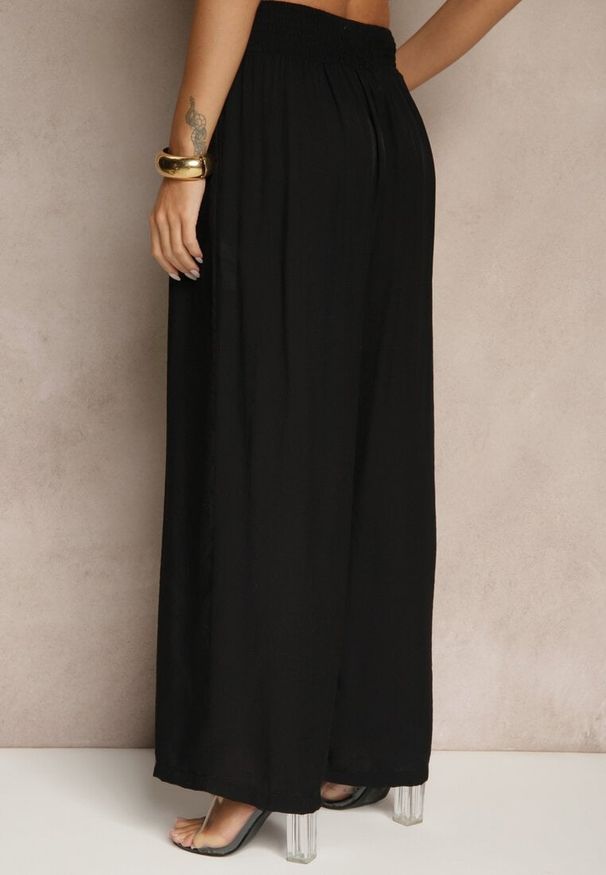 Renee - Czarne Wiskozowe Spodnie High Waist o Szerokim Kroju Aranisa. Okazja: na co dzień. Stan: podwyższony. Kolor: czarny. Materiał: wiskoza. Wzór: aplikacja. Styl: elegancki, casual