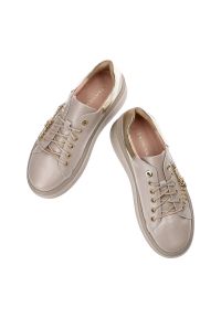DAMISS - Beżowe Sneakersy Damiss Wygodne Skórzane Buty. Kolor: beżowy. Materiał: skóra. Szerokość cholewki: normalna. Wzór: aplikacja