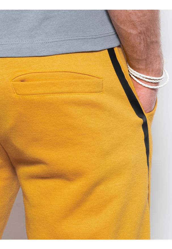 Ombre Clothing - Spodnie męskie dresowe joggery P919 - żółte - XXL. Kolor: żółty. Materiał: dresówka. Wzór: nadruk