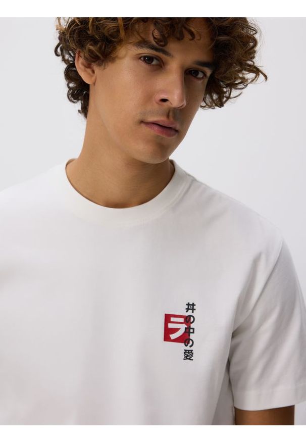 Reserved - T-shirt comfort z nadrukiem - biały. Kolor: biały. Materiał: bawełna, dzianina. Wzór: nadruk