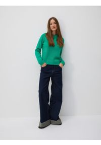 Reserved - Sweter z domieszką wełny - jasnozielony. Kolor: zielony. Materiał: wełna