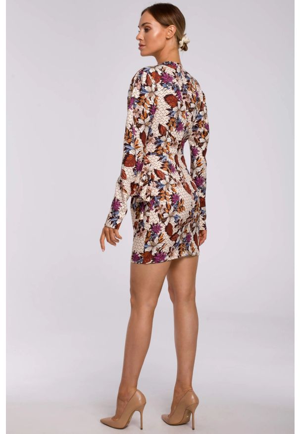Sukienki.shop - Elegancka sukienka z drapowaniem dekoltem V i nadrukiem. Wzór: nadruk. Styl: elegancki