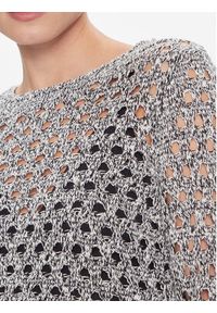 only - ONLY Sweter Emina 15309502 Czarny Regular Fit. Kolor: czarny. Materiał: bawełna