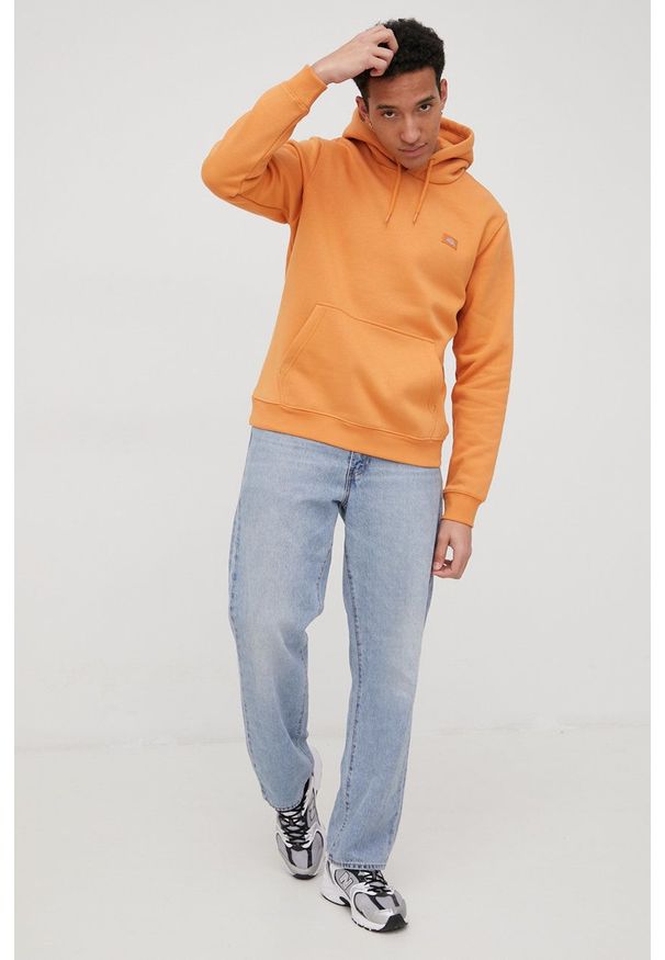 Dickies bluza męska kolor pomarańczowy z kapturem gładka. Okazja: na co dzień. Typ kołnierza: kaptur. Kolor: pomarańczowy. Materiał: dzianina. Wzór: gładki. Styl: casual