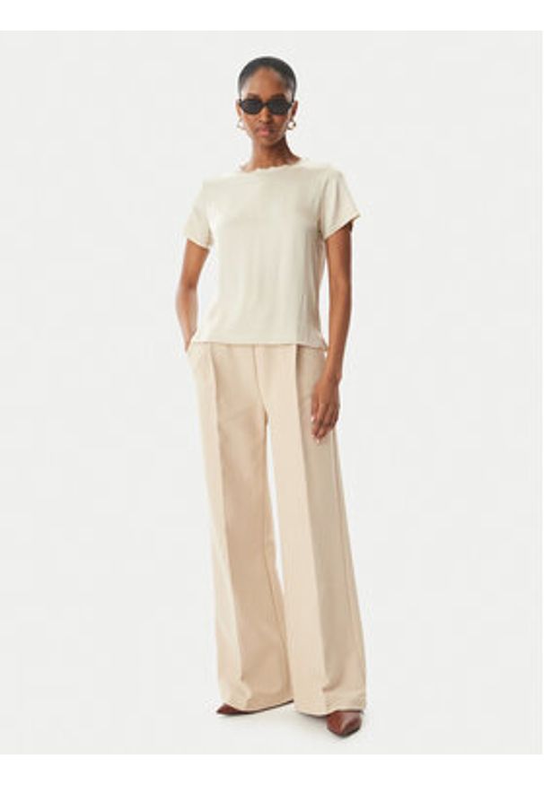 Maryley T-Shirt 26EB820/35LA Beżowy jasny Regular Fit. Kolor: beżowy. Materiał: wiskoza