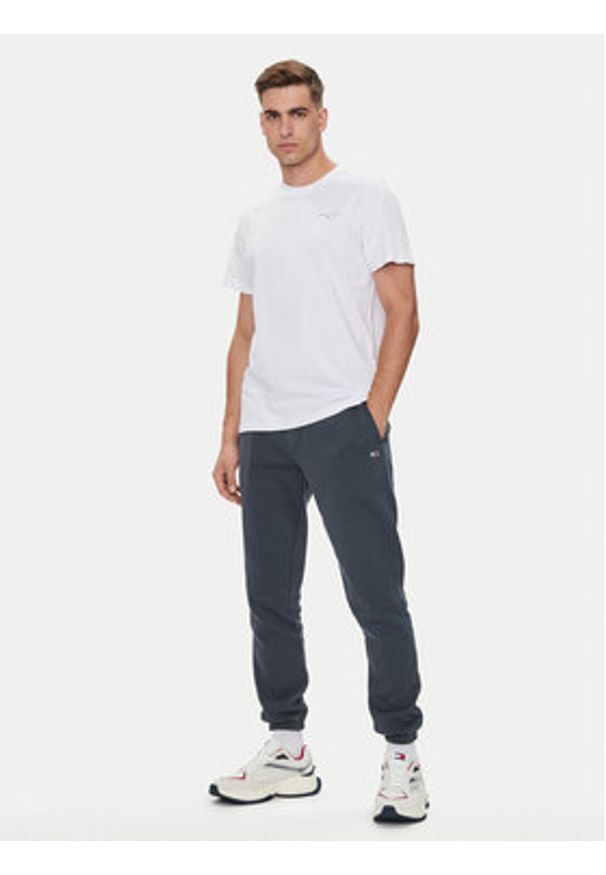 Tommy Jeans T-Shirt Linear Chest DM0DM18555 Biały Slim Fit. Kolor: biały. Materiał: bawełna