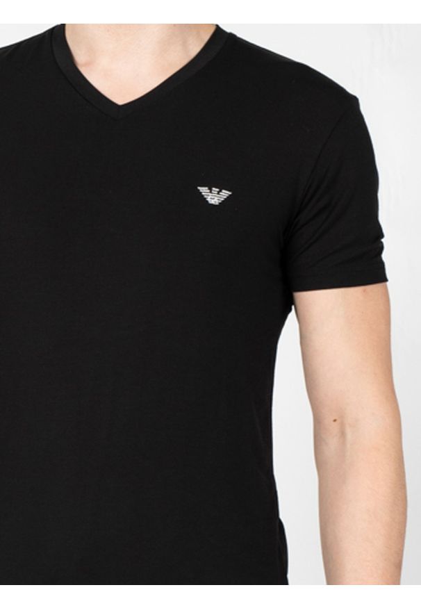 Emporio Armani T-shirt "C-neck" | 1120103 F511 | Mężczyzna | Czarny. Kolor: czarny. Materiał: elastan. Styl: elegancki, klasyczny