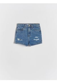 Reserved - Jeansowe szorty z przetarciami - niebieski. Kolor: niebieski. Materiał: jeans #1