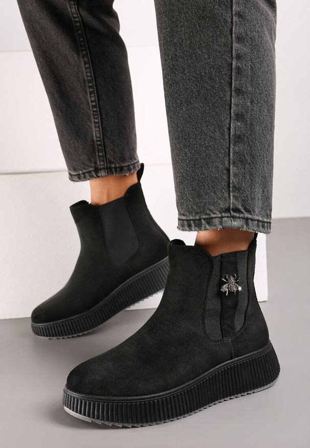Born2be - Czarne Botki Sztyblety na Platformie z Metalowym Detalem przy Cholewce Danellia. Okazja: na co dzień. Kolor: czarny. Materiał: jeans. Szerokość cholewki: normalna. Obcas: na platformie. Styl: elegancki, casual