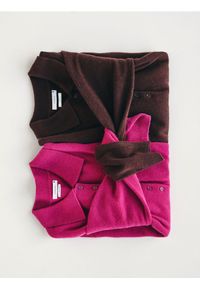 Reserved - Wełniany sweter z kołnierzykiem - fioletowy. Kolor: fioletowy. Materiał: wełna #1