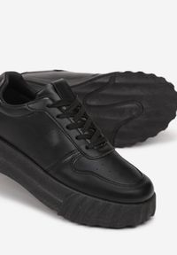 Born2be - Czarne Sneakersy Uzani. Wysokość cholewki: przed kostkę. Kolor: czarny. Materiał: skóra ekologiczna, jeans, materiał. Szerokość cholewki: normalna. Wzór: gładki. Obcas: na platformie #3