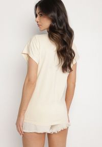 Born2be - Beżowy T-shirt z Bawełny Typu Nietoperz z Cyrkoniami i Perełkami Linellis. Okazja: na co dzień. Kolor: beżowy. Materiał: bawełna. Wzór: aplikacja. Styl: casual #3