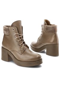 Beżowe Botki Lemar Ocieplane Skórzane Buty Na Obcasie. Okazja: na spacer. Kolor: beżowy. Materiał: skóra. Sezon: jesień. Obcas: na obcasie. Styl: elegancki. Wysokość obcasa: średni #5