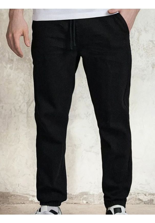 Sinsay - Jeansy jogger - czarny. Kolor: czarny
