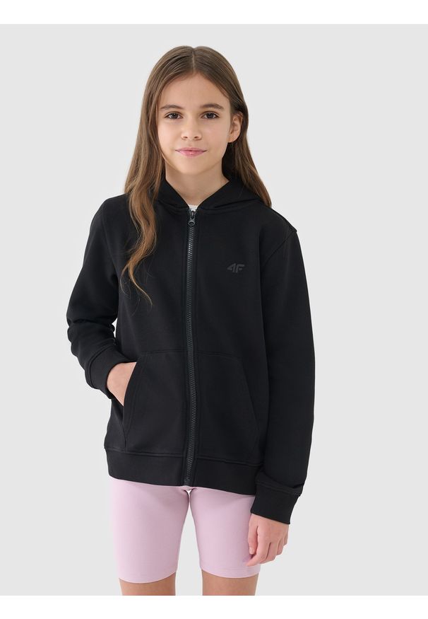 4f - 4F Bluza dresowa rozpinana z kapturem dziewczęca - czarna 140 (9-10 lat). Okazja: na co dzień. Typ kołnierza: kaptur. Kolor: czarny. Materiał: dresówka. Wzór: gładki, ze splotem. Sezon: lato. Styl: casual, sportowy