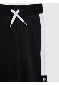 BOSS - Boss Spodnie dresowe J24752 D Czarny Regular Fit. Kolor: czarny. Materiał: bawełna