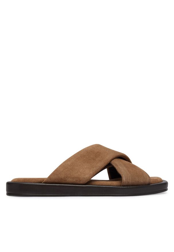 Klapki Tamaris. Kolor: brązowy