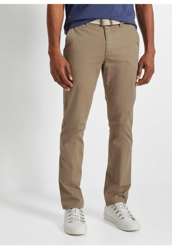 bonprix - Spodnie chinosy regular fit z wygodną talią i paskiem, straight. Kolor: zielony, beżowy