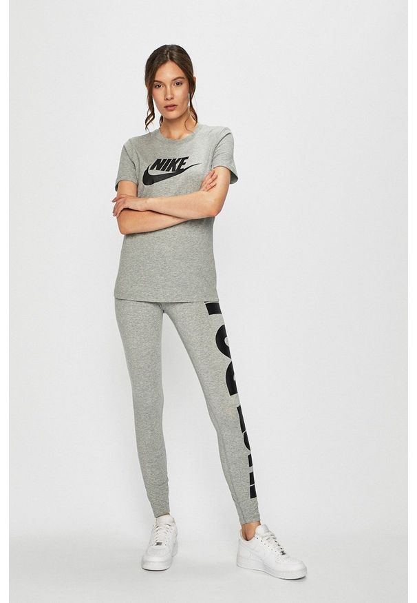 Nike Sportswear - T-shirt. Okazja: na co dzień. Kolor: szary. Materiał: dzianina. Wzór: nadruk. Styl: casual