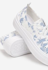 Born2be - Biało-Niebieskie Trampki Araminta. Nosek buta: okrągły. Kolor: biały. Materiał: materiał, guma. Szerokość cholewki: normalna. Obcas: na platformie #3