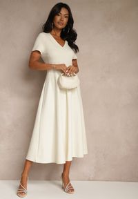 Renee - Jasnobeżowa Casualowa Sukienka z Bawełną Zeredira. Okazja: na co dzień. Kolor: beżowy. Materiał: bawełna. Styl: casual #4