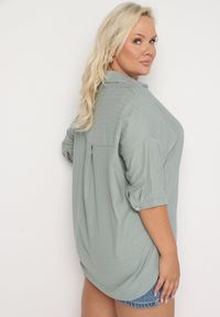 Born2be - Ciemnozielona Koszula Bawełniana z Krótkim Rękawem i Kołnierzem Talavia. Okazja: na co dzień. Kolekcja: plus size. Kolor: zielony. Materiał: bawełna. Długość rękawa: krótki rękaw. Długość: krótkie. Styl: casual, klasyczny, elegancki #6