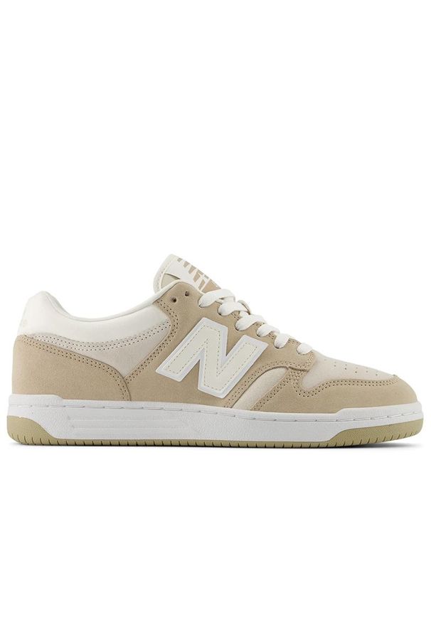 Buty New Balance BB480LEA - beżowe. Okazja: na co dzień. Kolor: beżowy. Materiał: dresówka, materiał, skóra, syntetyk. Szerokość cholewki: normalna. Sport: turystyka piesza