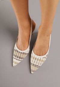 Born2be - Beżowe Sandały Ozdobione Plecionką Oaratune. Okazja: na co dzień. Zapięcie: sprzączka. Kolor: beżowy. Wzór: aplikacja. Materiał: jeans. Sezon: lato. Obcas: na obcasie. Styl: klasyczny, casual, elegancki. Wysokość obcasa: średni #3