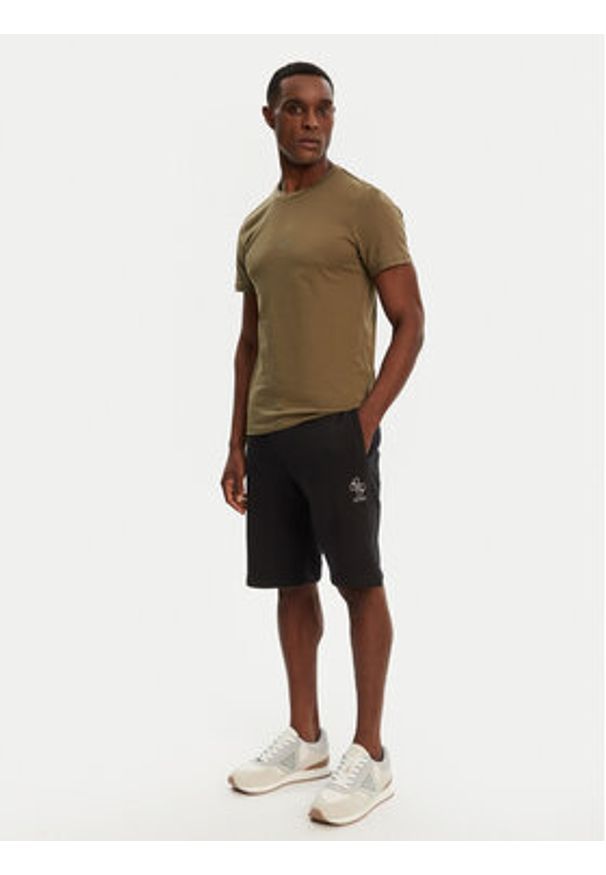Guess Szorty sportowe M5GD10 KCN01 Czarny Regular Fit. Kolor: czarny. Materiał: bawełna. Styl: sportowy