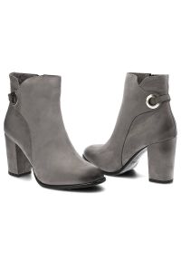 CheBello - Szare Botki Chebello Eleganckie Damskie Buty Na Słupku. Okazja: na spacer. Zapięcie: klamry. Kolor: szary. Materiał: nubuk. Szerokość cholewki: normalna. Obcas: na słupku. Styl: elegancki #4