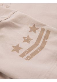 Ombre Clothing - Męska bawełniana koszulka z nadrukiem w militarnym stylu – beżowa V1 - Rozmiar: L. Okazja: na co dzień. Kolor: beżowy. Materiał: bawełna. Wzór: moro, nadruk. Styl: militarny #4