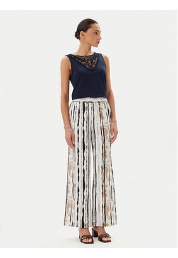 JDY Top Dodo 15296246 Granatowy Regular Fit. Kolor: niebieski. Materiał: syntetyk