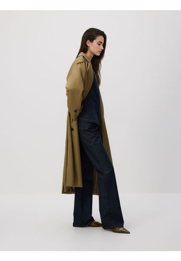 Reserved - Jeansy flare z wysokim stanem - granatowy. Stan: podwyższony. Kolor: niebieski. Materiał: jeans