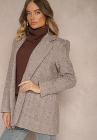 Renee - Brązowa Marynarka Bez Zapięć Wyposażona w Poduszki w Ramionach i Kieszenie Avalira. Kolor: brązowy. Materiał: dzianina