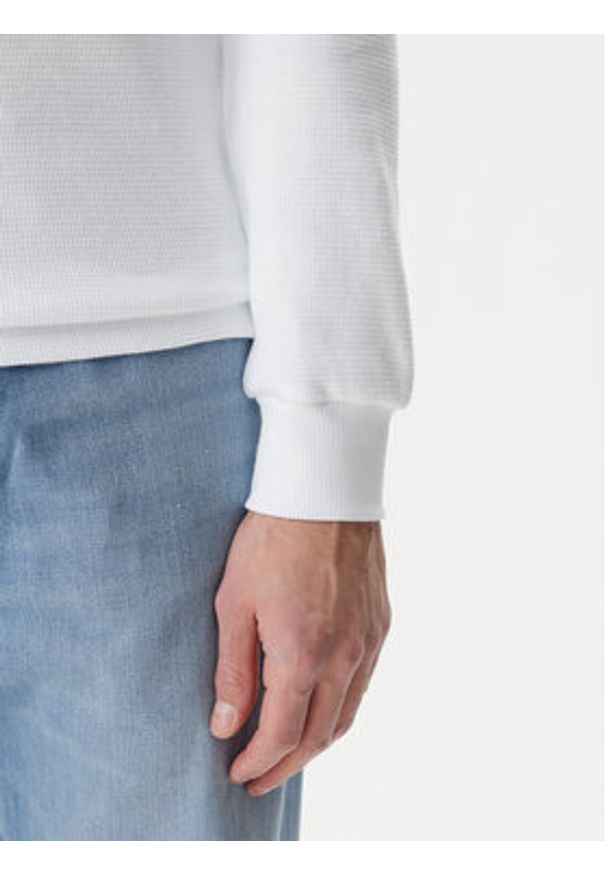 Calvin Klein Jeans Longsleeve J30J327117 Biały Regular Fit. Kolor: biały. Materiał: bawełna. Długość rękawa: długi rękaw