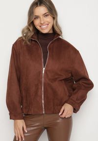 Born2be - Brązowa Kurtka Bomberka ze Ściągaczami i Suwakiem w Stylu Retro Zenissa. Okazja: na spacer, na co dzień. Kolor: brązowy. Materiał: dzianina, jeans. Długość rękawa: długi rękaw. Długość: długie. Styl: retro #7