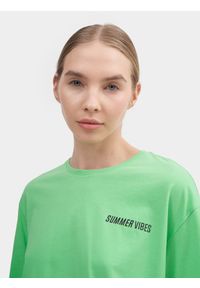 4f - T-shirt crop-top gładki damski. Kolor: zielony. Materiał: dzianina, bawełna. Wzór: gładki