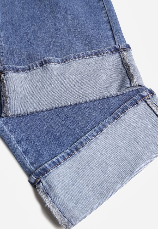 Renee - Niebieskie Jeansy High Waist Wide Leg z Podwiniętymi Nogawkami Nymthine. Stan: podwyższony. Kolor: niebieski. Styl: klasyczny