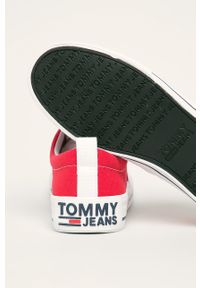 Tommy Jeans - Tenisówki. Nosek buta: okrągły. Kolor: czerwony. Materiał: syntetyk, materiał, guma. Szerokość cholewki: normalna #4