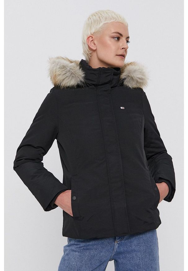 Tommy Jeans - Kurtka puchowa. Okazja: na co dzień. Kolor: czarny. Materiał: puch. Styl: casual